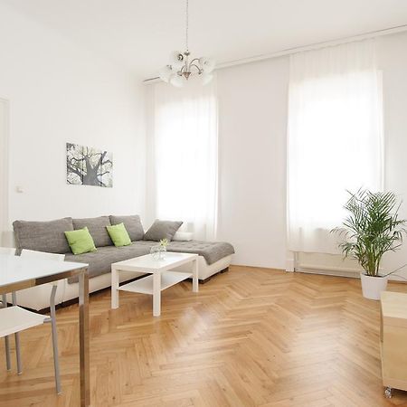 Vienna-Apartment-One Liechtensteinstrasse Bagian luar foto